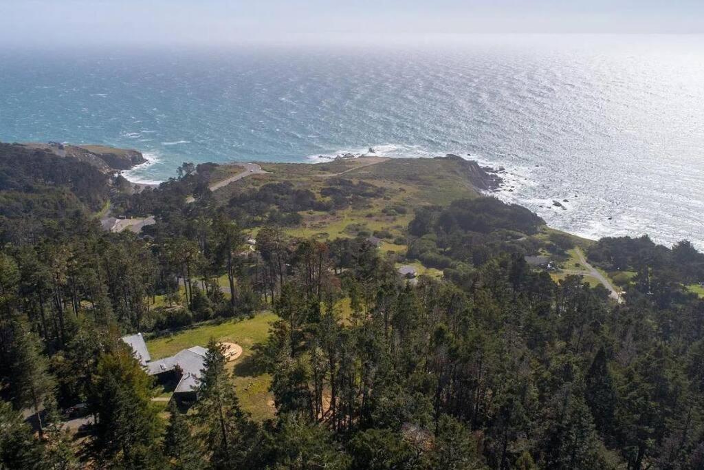 Driftwood Lodge ~ 5 Bedroom / 7 Bath ~ 30-Acre Private Estate On Hwy 1 ~ Hot Tub ~ Oceanview ~ Reunions & Retreats Walsh Landing Exterior photo
