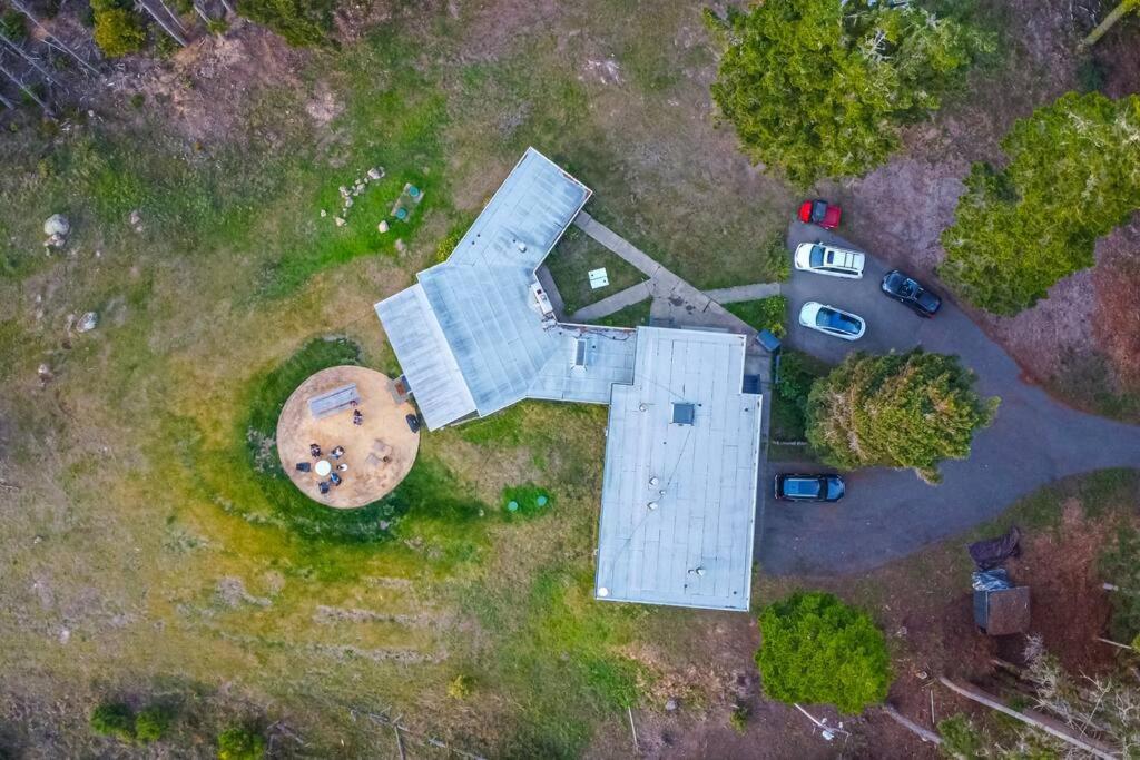 Driftwood Lodge ~ 5 Bedroom / 7 Bath ~ 30-Acre Private Estate On Hwy 1 ~ Hot Tub ~ Oceanview ~ Reunions & Retreats Walsh Landing Exterior photo