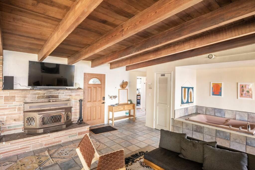 Driftwood Lodge ~ 5 Bedroom / 7 Bath ~ 30-Acre Private Estate On Hwy 1 ~ Hot Tub ~ Oceanview ~ Reunions & Retreats Walsh Landing Exterior photo